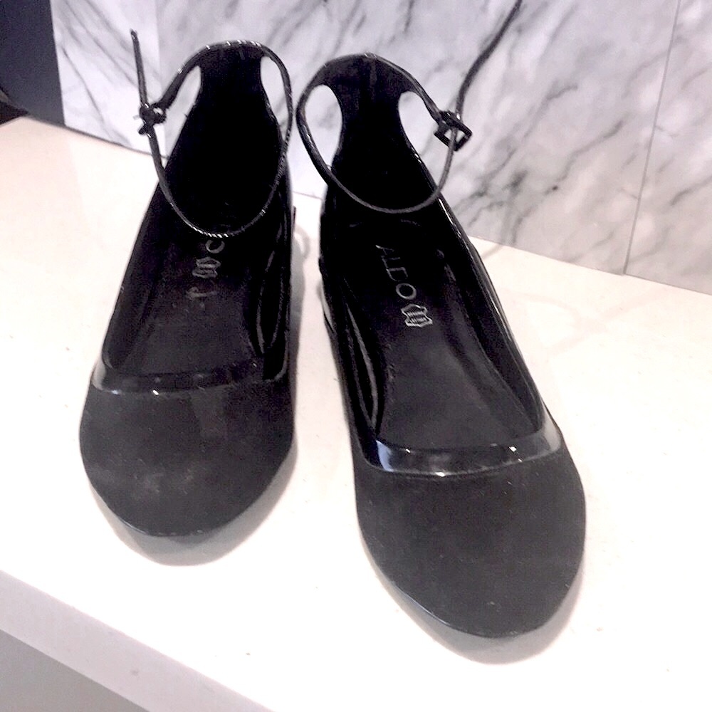 Aldo’s ankle buckle low heel shoes - Picture 6 of 7
